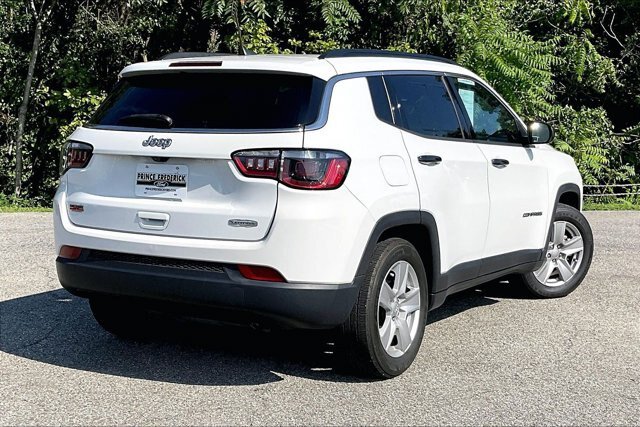 Used 2022 Jeep Compass Latitude w/ Sun and Sound Group FWD image 12