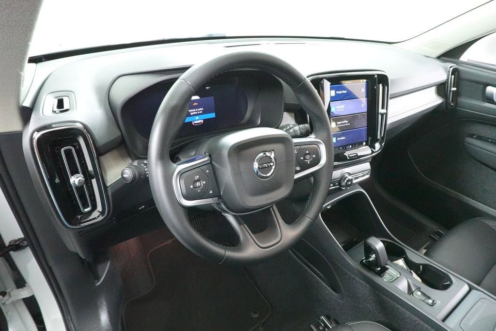 Used 2025 Volvo XC40 B5 Core AWD/4WD image 28