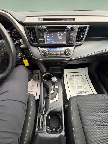 Used 2018 Toyota RAV4 XLE AWD/4WD image 27