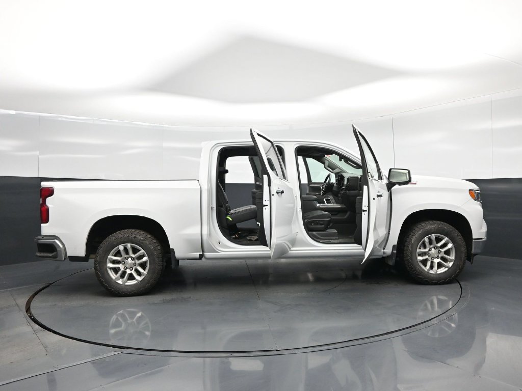 Used 2023 Chevrolet Silverado 1500 LTZ w/ LTZ Convenience Package II AWD/4WD image 4