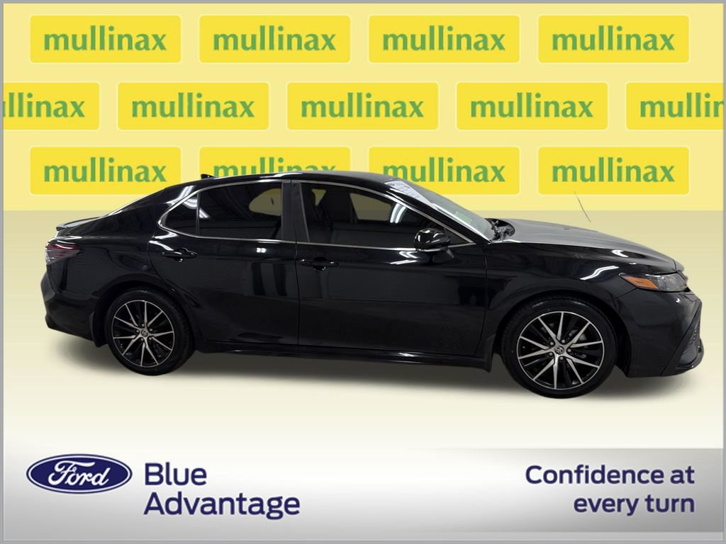 Used 2023 Toyota Camry SE w/ Convenience Package FWD image 2