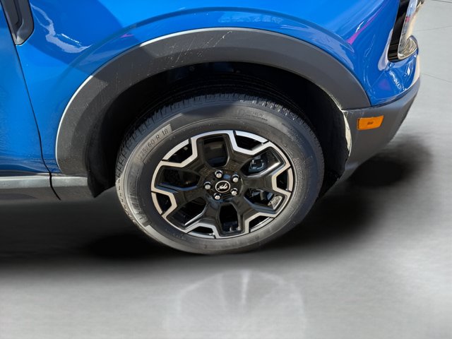 Certified 2025 Ford Bronco Sport Outer Banks w/ Outer Banks Tech Package+ AWD/4WD image 32
