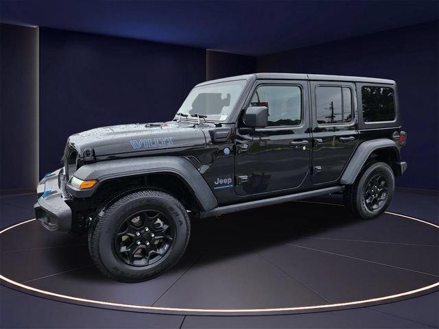 Used 2023 Jeep Wrangler Unlimited w/ Cold Weather Group AWD/4WD image 8