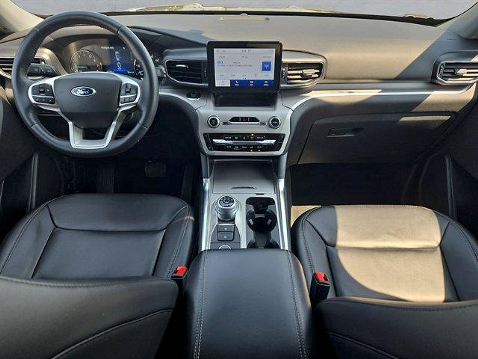 Certified 2023 Ford Explorer XLT w/ Equipment Group 202A AWD/4WD image 9