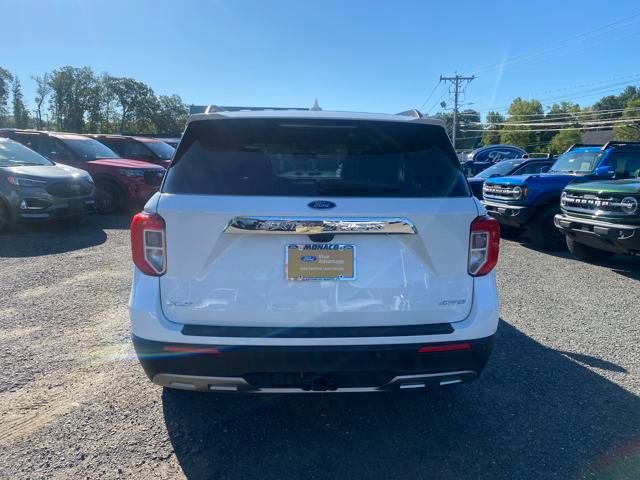 Certified 2022 Ford Explorer XLT w/ Equipment Group 202A image 4