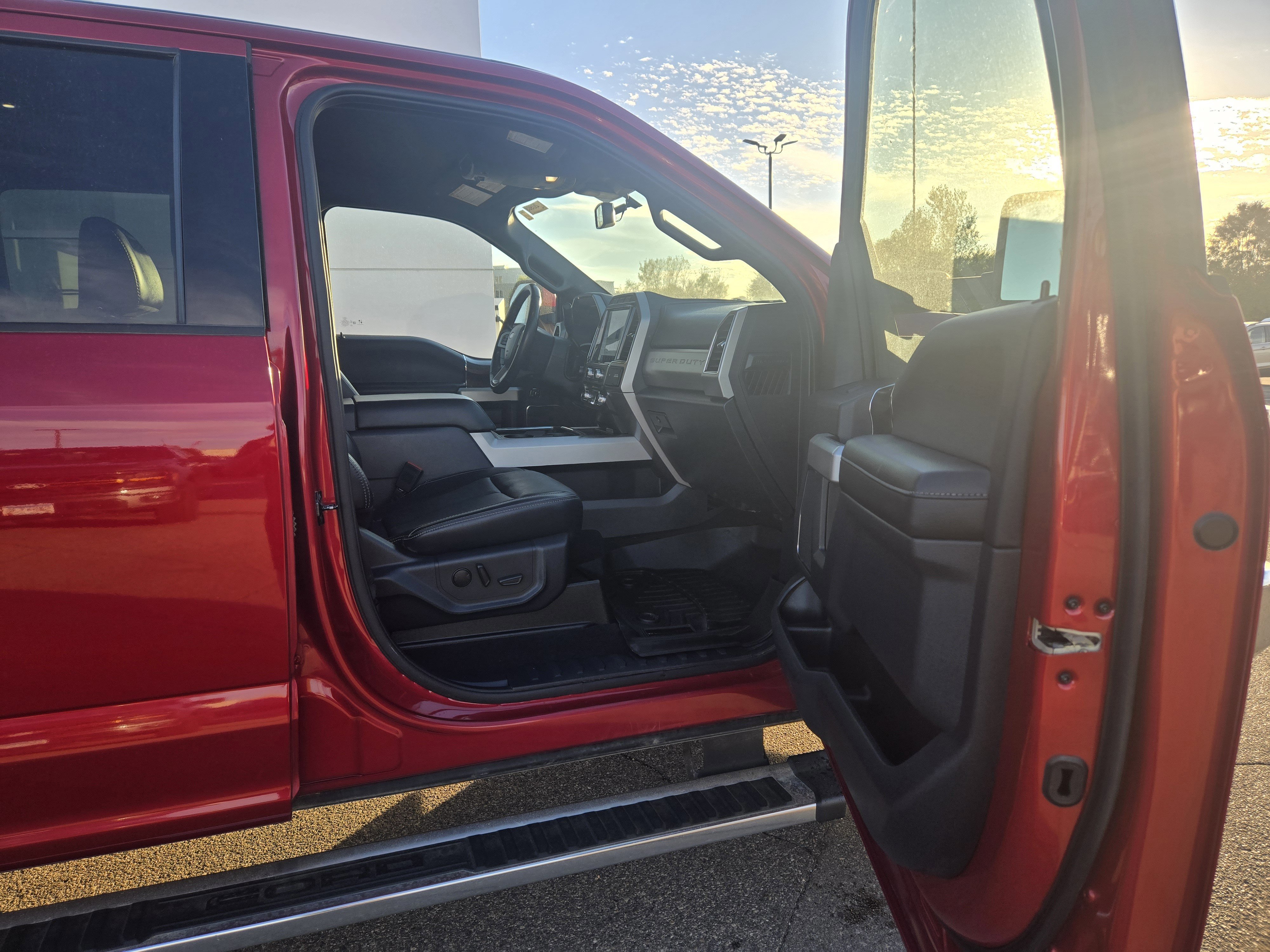 Certified 2022 Ford F350 Lariat w/ Lariat Ultimate Package image 19