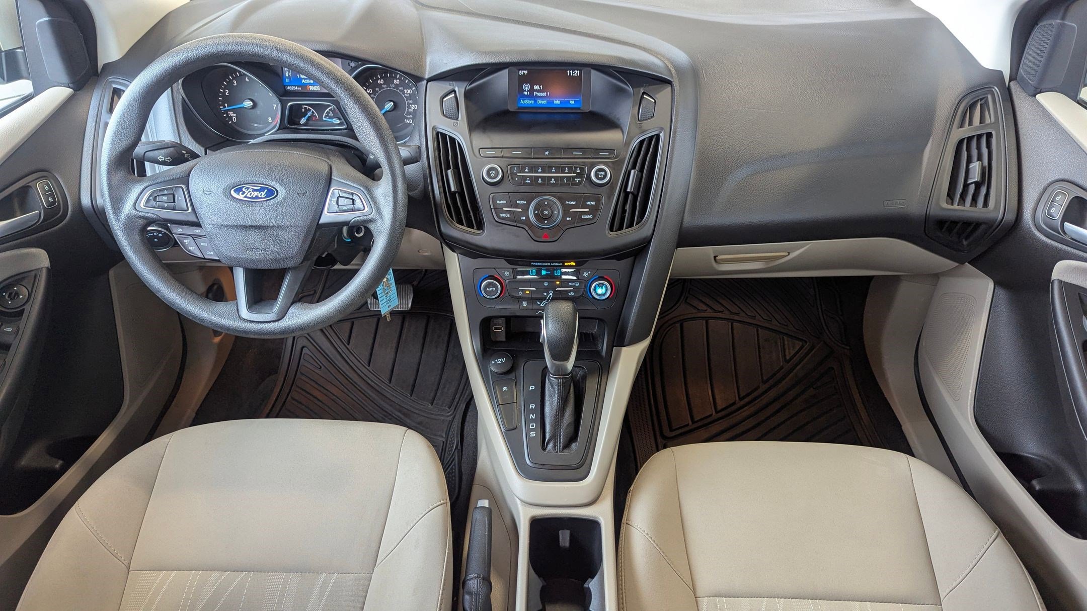 Certified 2018 Ford Focus SE image 14