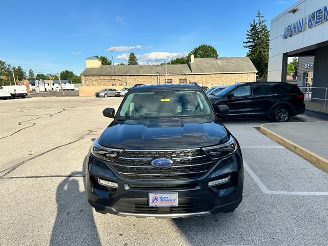 Certified 2023 Ford Explorer XLT w/ Equipment Group 202A AWD/4WD image 3