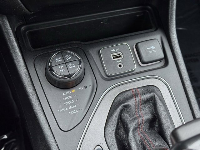 Used 2021 Jeep Cherokee Trailhawk w/ Sun, Sound & Nav Group image 14