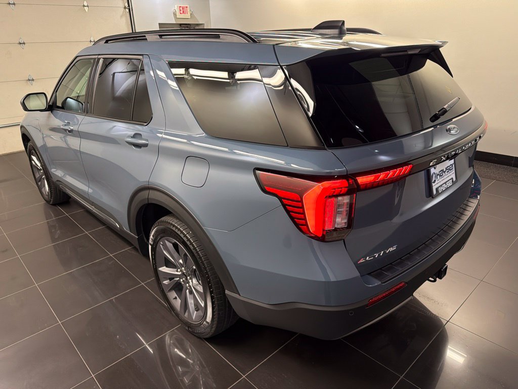 Certified 2025 Ford Explorer Active w/ Active Comfort Package AWD/4WD image 4