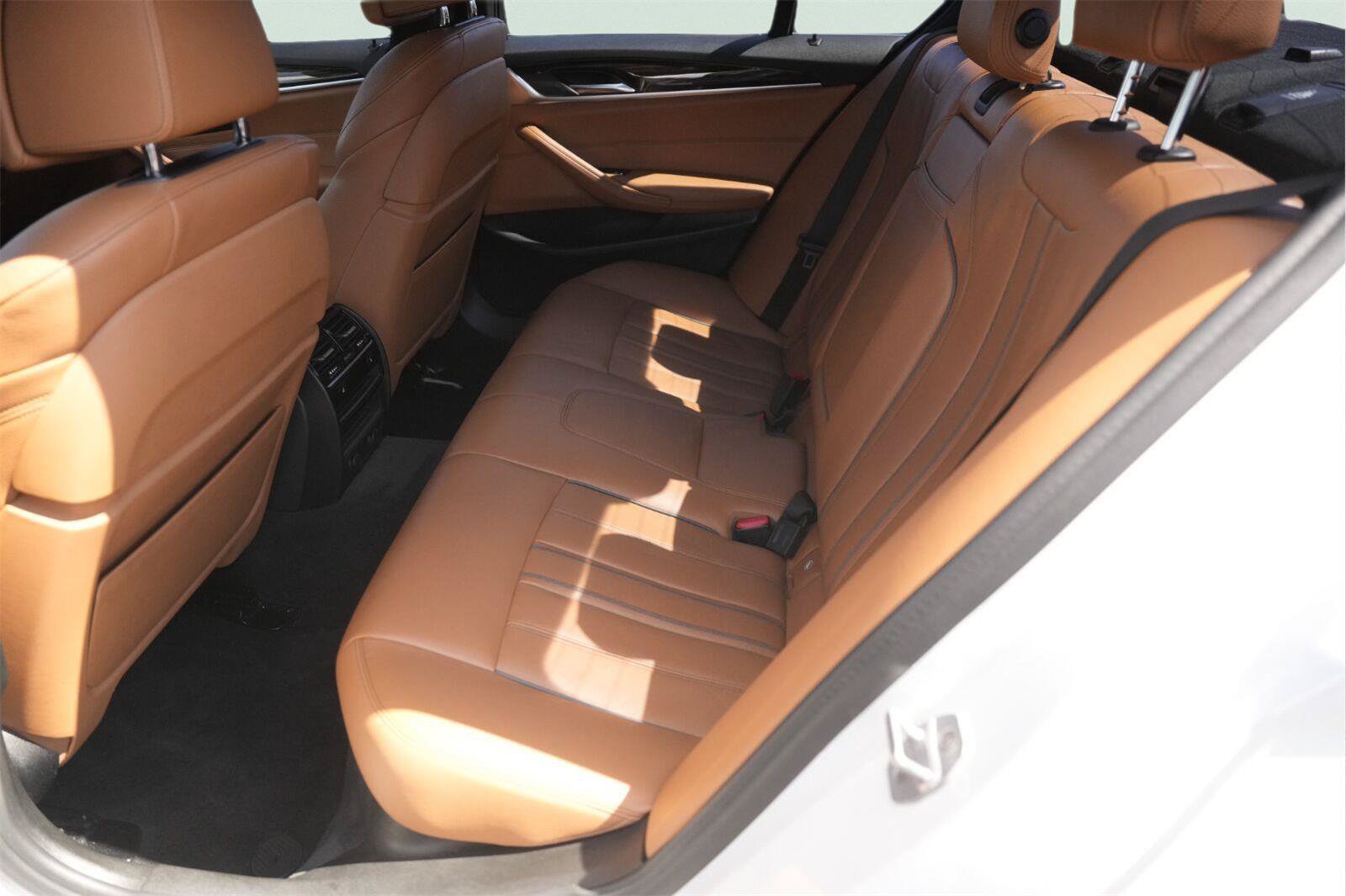 Used 2019 BMW 530e xDrive AWD/4WD image 13