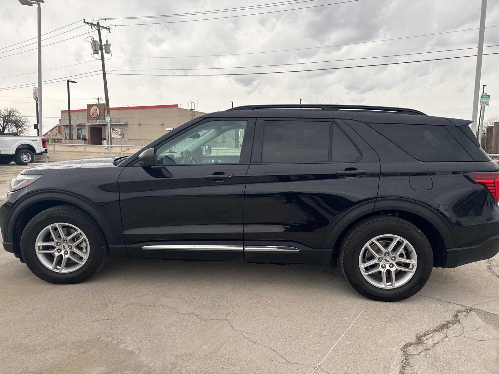 Certified 2025 Ford Explorer Active w/ Active Comfort Package image 6