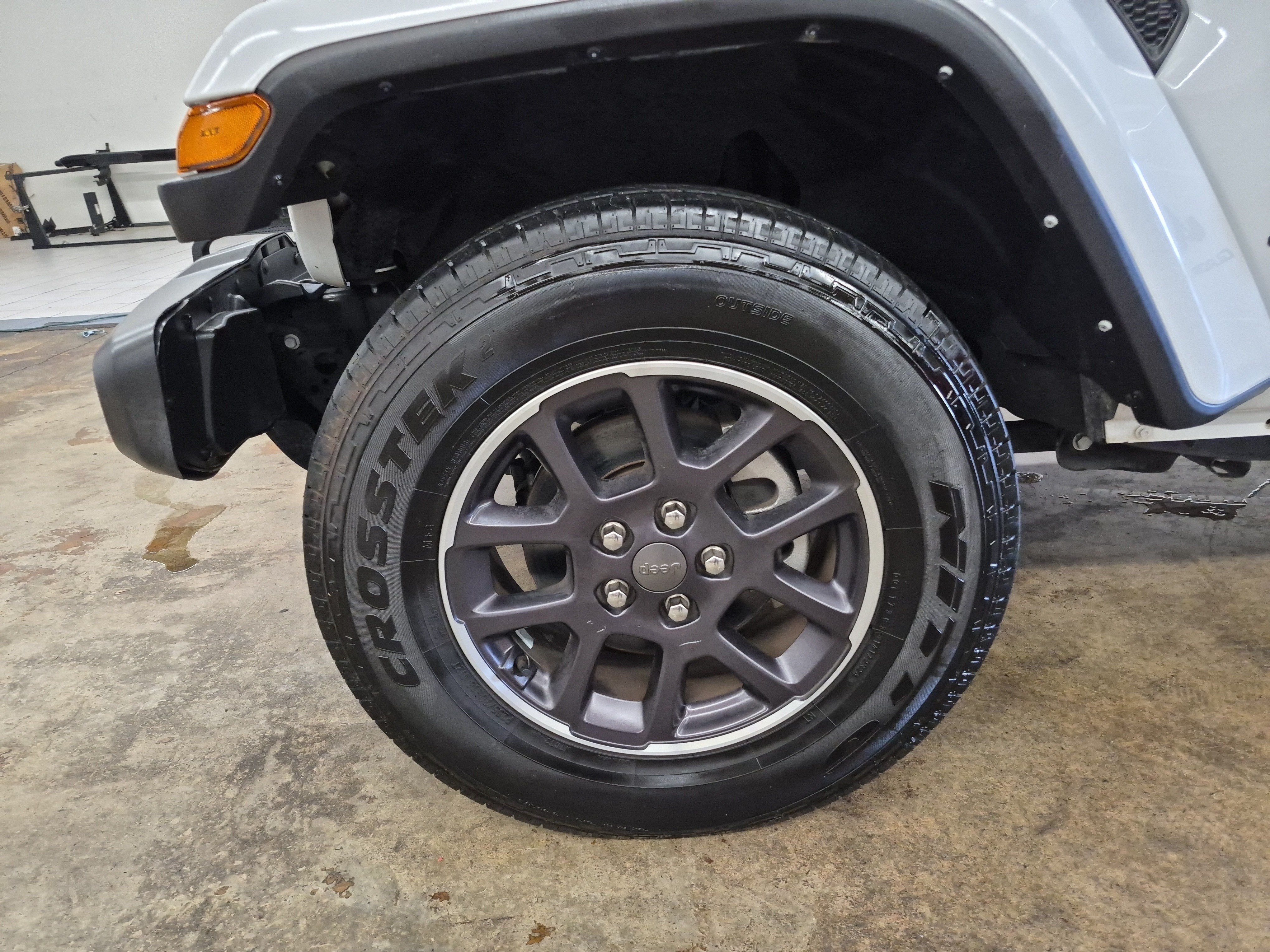 Used 2023 Jeep Gladiator Overland AWD/4WD image 10
