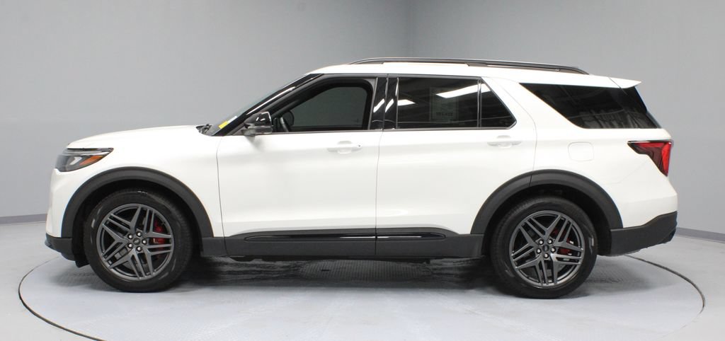 Certified 2025 Ford Explorer ST AWD/4WD image 8