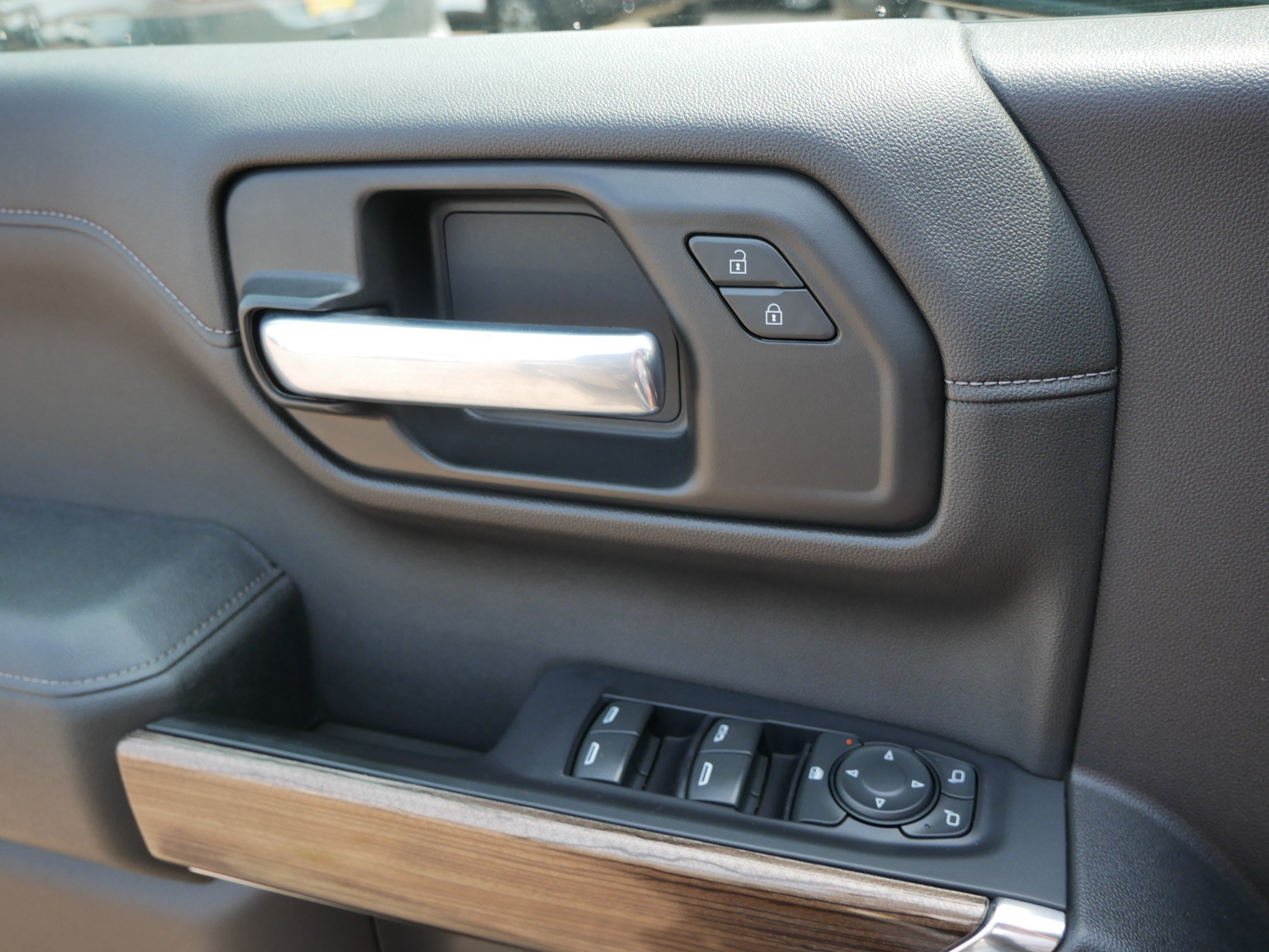 Used 2020 Chevrolet Silverado 1500 RST AWD/4WD image 27