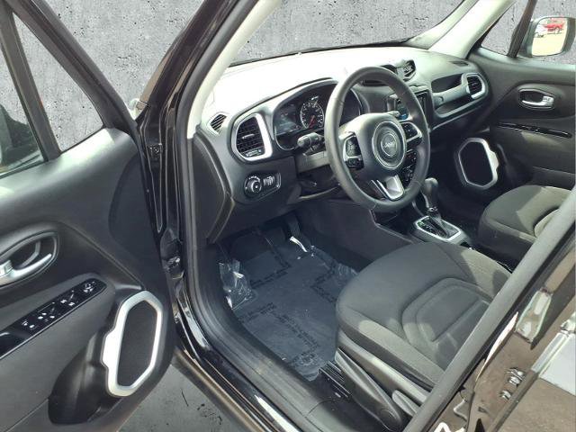 Used 2021 Jeep Renegade Latitude image 11