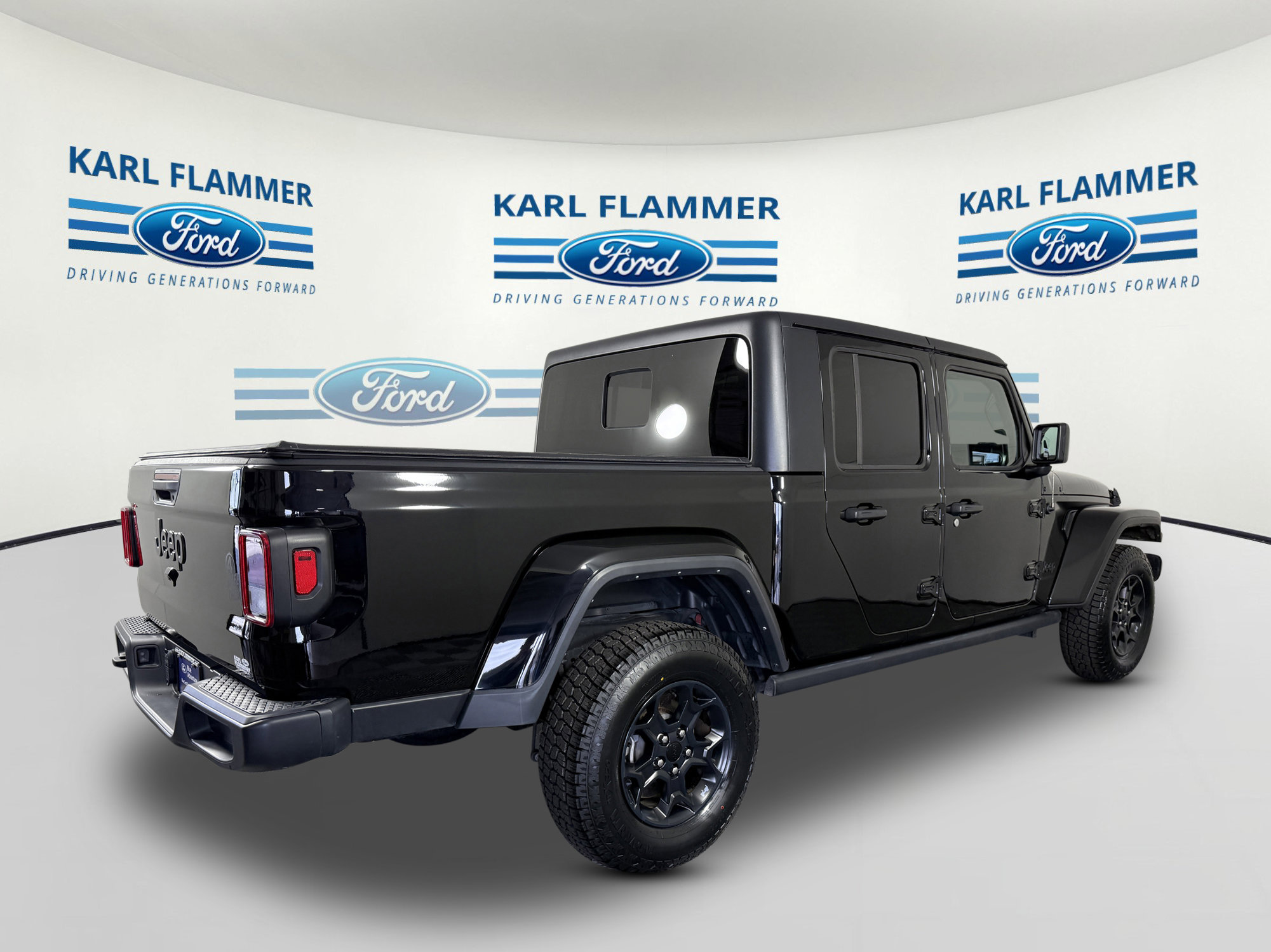 Used 2023 Jeep Gladiator Willys image 3
