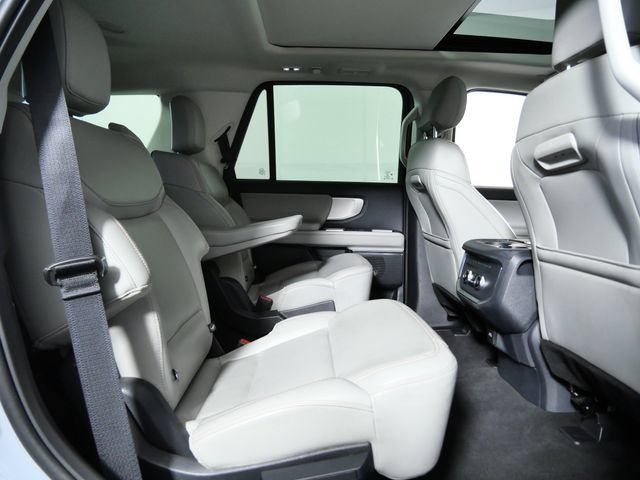 Certified 2025 Ford Expedition Active AWD/4WD image 10