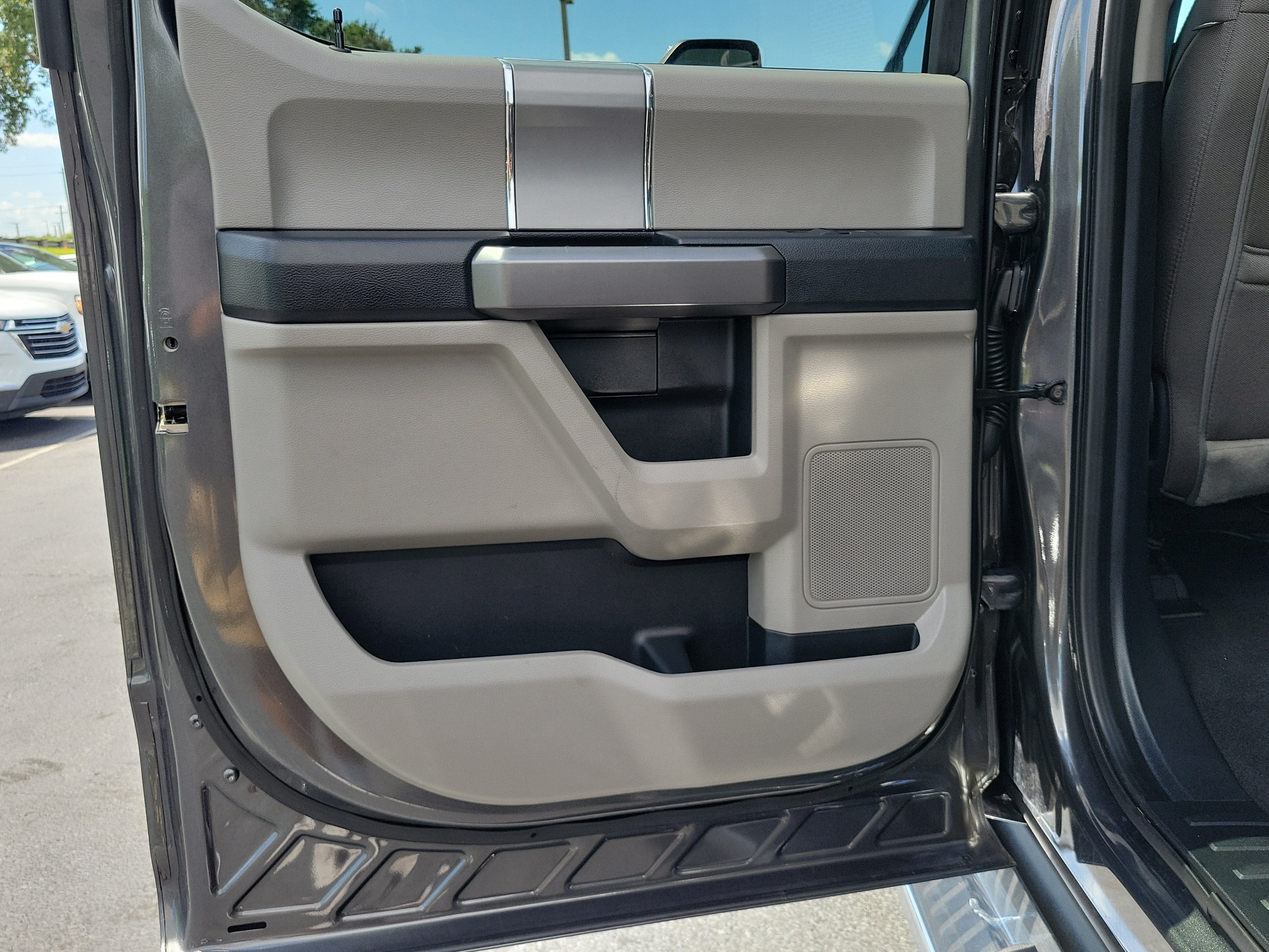 Certified 2020 Ford F250 XLT w/ XLT Premium Package AWD/4WD image 9