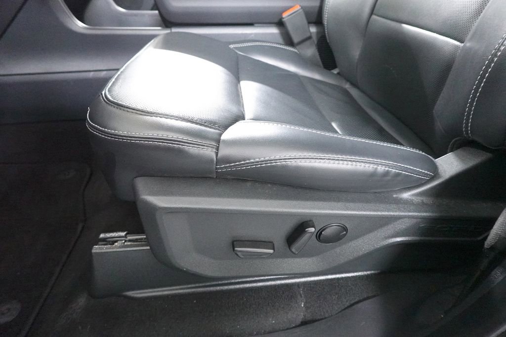 Certified 2025 Ford Expedition Platinum image 11