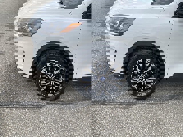 Certified 2021 Ford Escape SE w/ SE Sport Appearance Package image 10