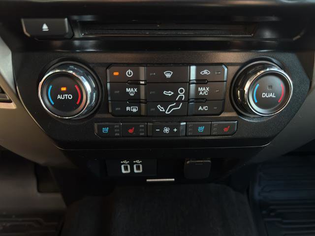 Certified 2017 Ford F350 Lariat w/ Camper Package image 33