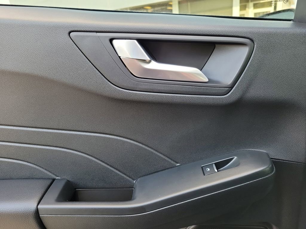 Certified 2025 Ford Escape ST-Line w/ Tech Pack #1 image 14