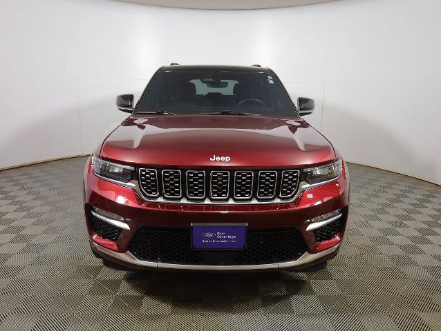 Used 2025 Jeep Grand Cherokee Summit AWD/4WD image 3