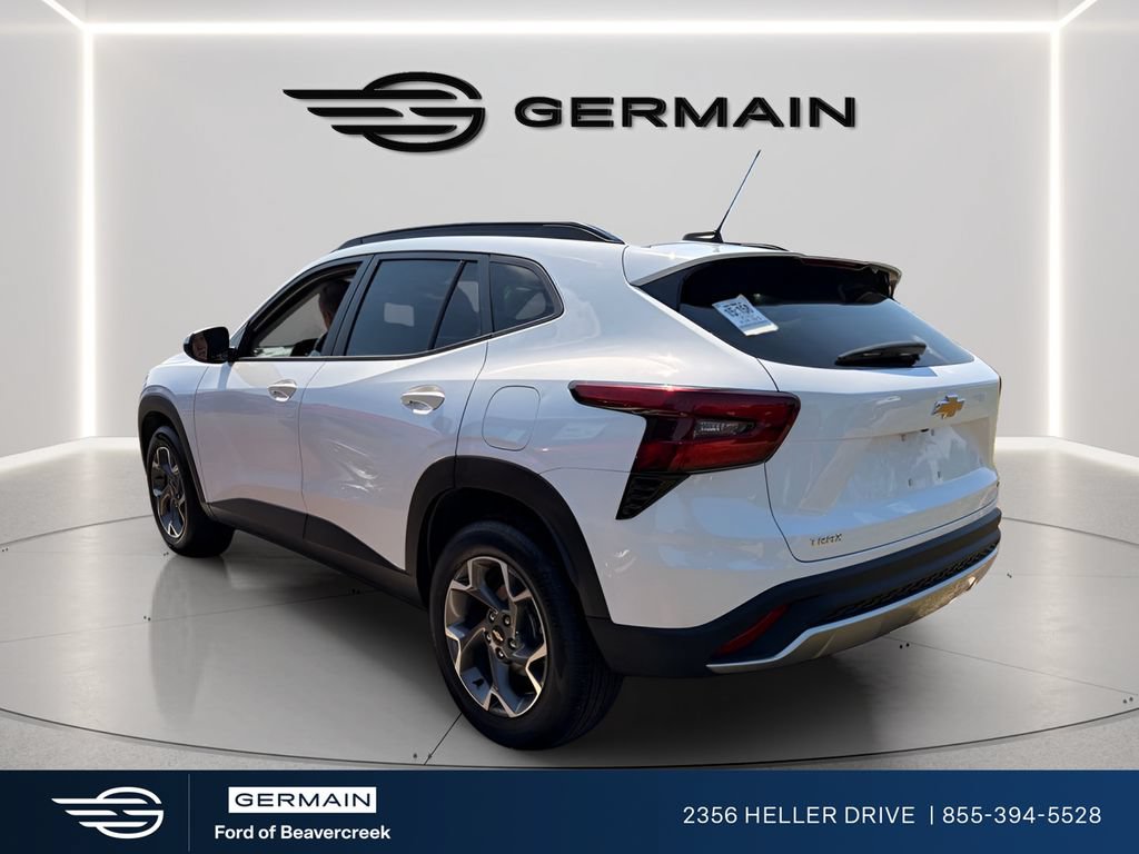 Used 2025 Chevrolet Trax LT w/ LT Convenience Package FWD image 6