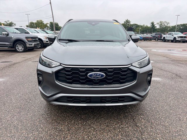 Certified 2023 Ford Escape ST-Line Select w/ Tech Pack #2 AWD/4WD image 2