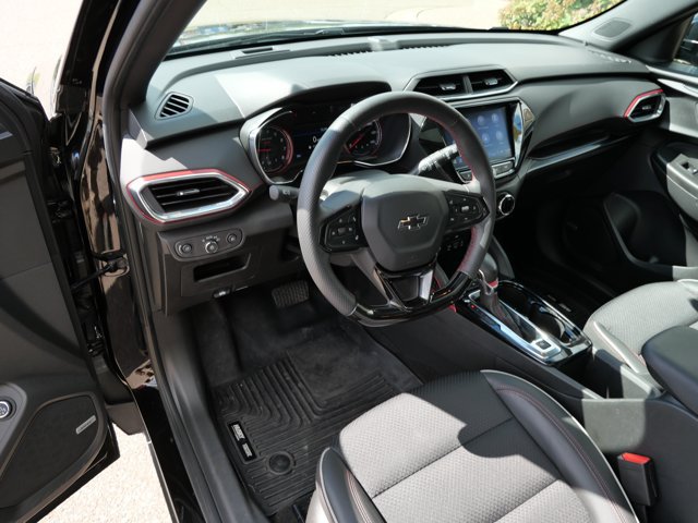 Used 2022 Chevrolet TrailBlazer RS w/ Sun and Liftgate Package AWD/4WD image 13