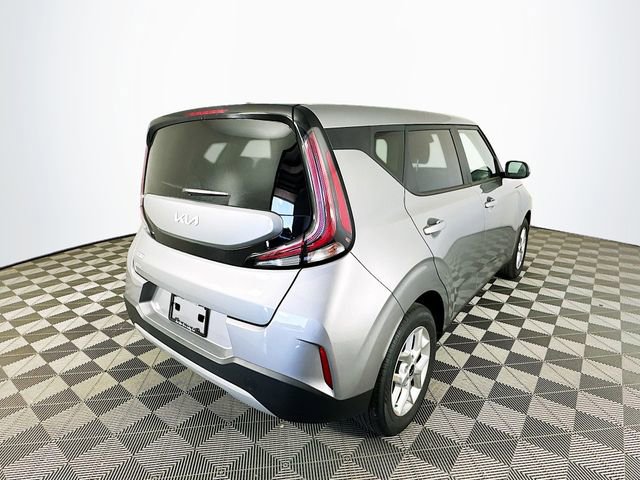 Used 2025 Kia Soul LX FWD image 11