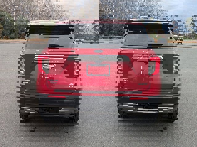 Certified 2022 Ford Explorer XLT w/ Equipment Group 202A image 4