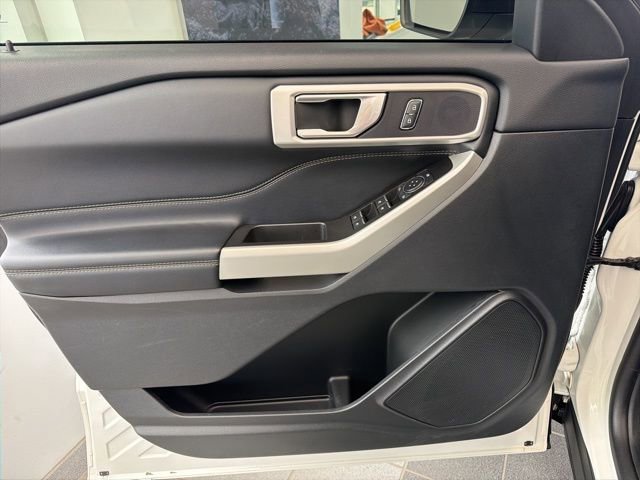 Certified 2022 Ford Explorer XLT w/ Equipment Group 202A image 21