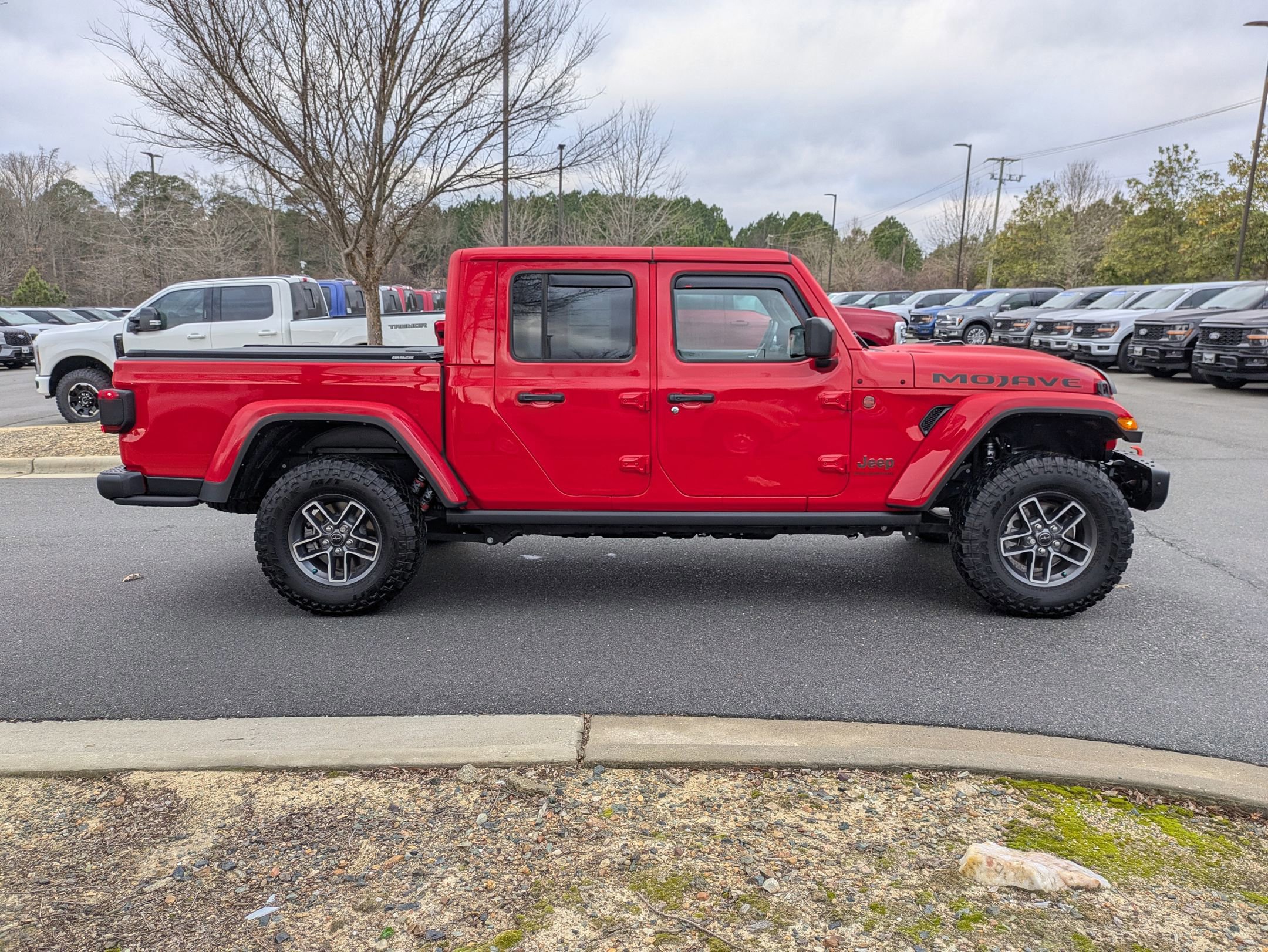 Used 2024 Jeep Gladiator Mojave image 8