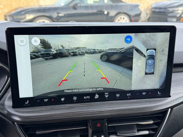 Certified 2025 Ford Escape SE w/ PHEV Premium Package image 26