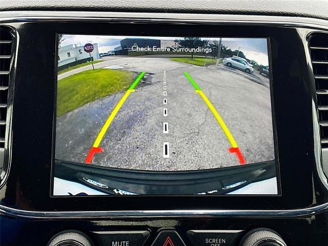 Used 2022 Jeep Grand Cherokee Laredo E AWD/4WD image 15