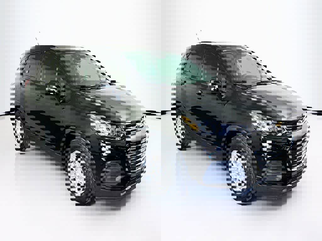 Used 2020 Chevrolet Trax LS w/ Tint and Cruise Package image 7