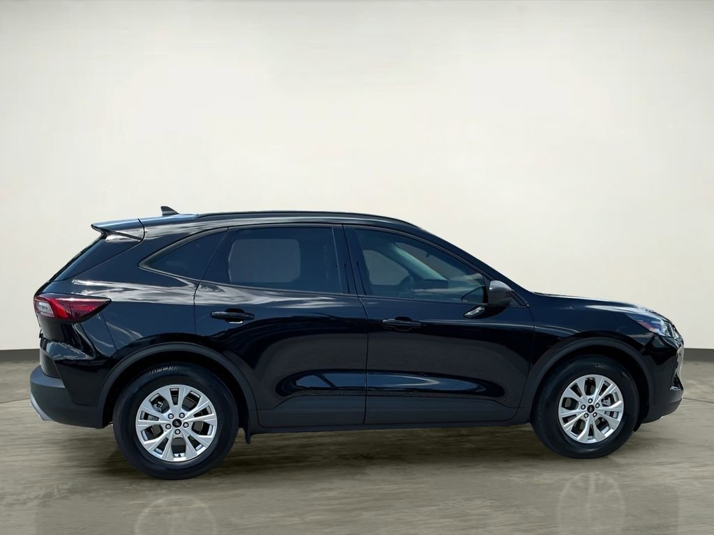 Certified 2025 Ford Escape Active w/ Tech Pack #1 FWD image 9