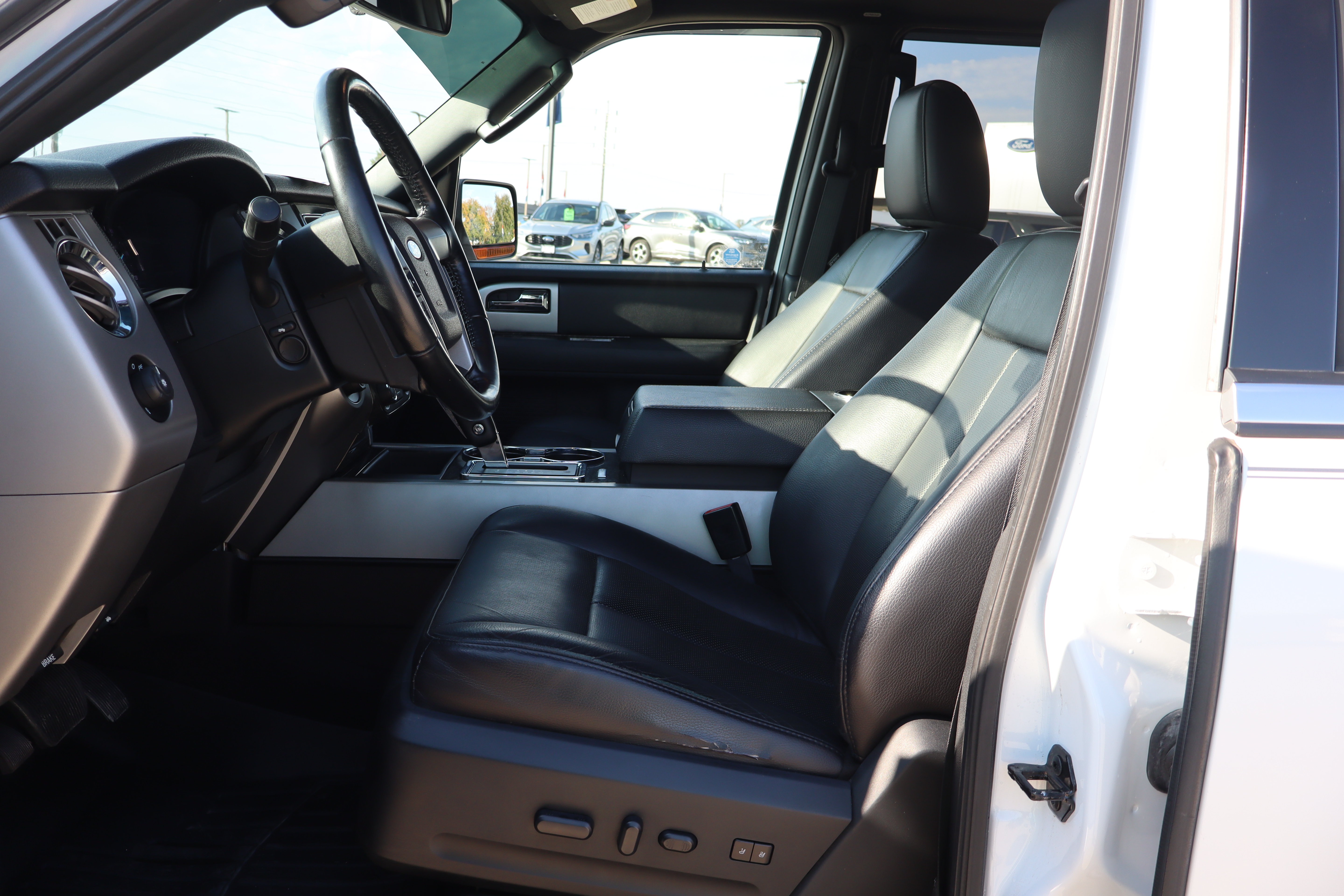 Certified 2017 Ford Expedition Limited w/ Equipment Group 301A AWD/4WD image 9