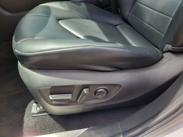 Used 2022 Toyota Highlander XLE FWD image 18