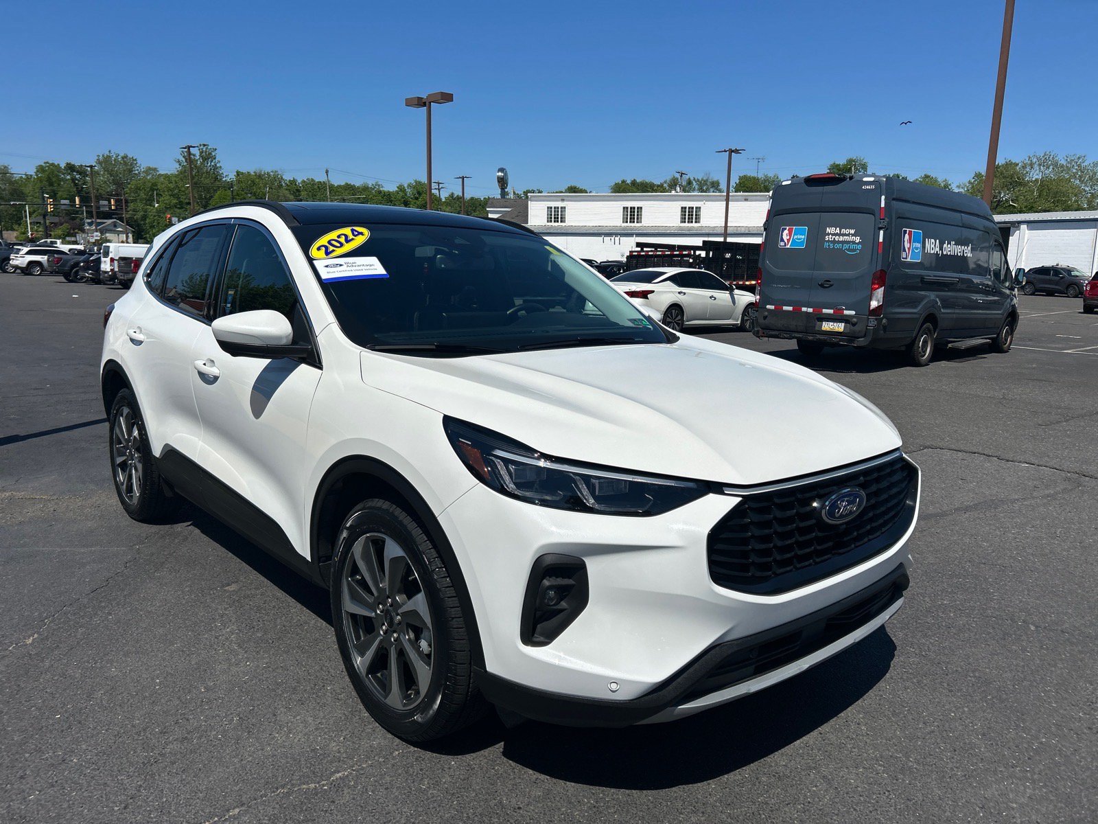 Certified 2024 Ford Escape Platinum w/ Class II Trailer Tow Package AWD/4WD image 23