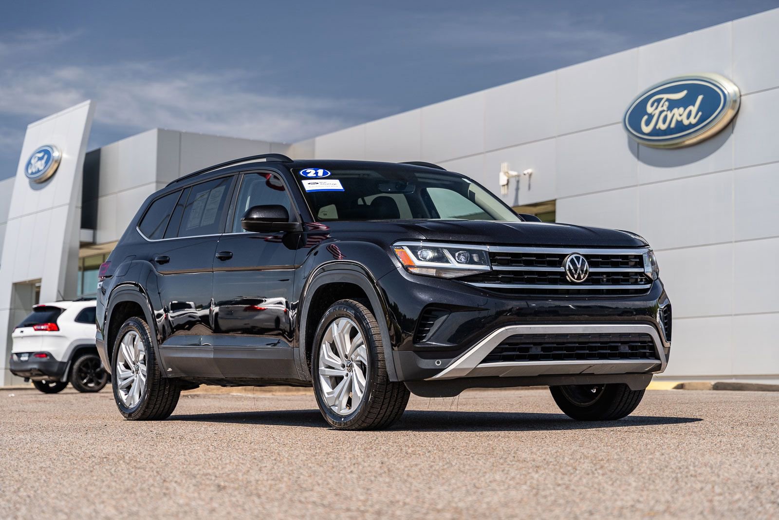 Used 2021 Volkswagen Atlas SE w/ Panoramic Sunroof Package FWD image 1