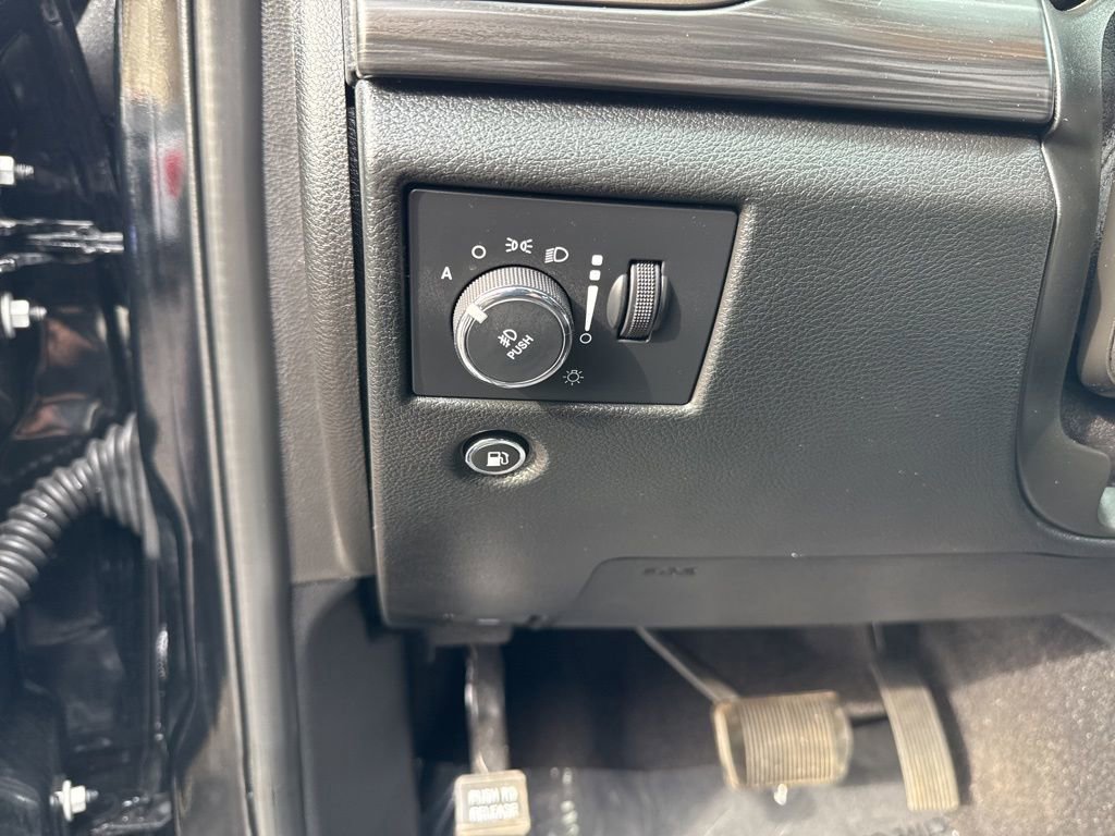 Used 2022 Jeep Grand Cherokee Laredo X image 20