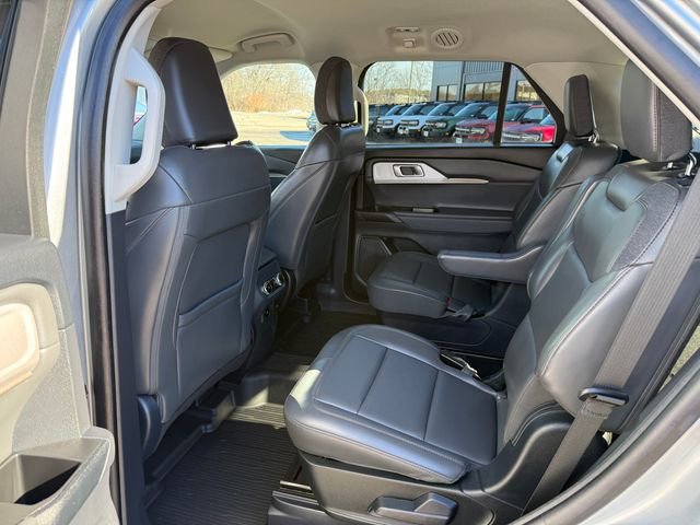 Certified 2025 Ford Explorer Active w/ Active Comfort Package image 4
