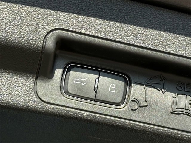 Certified 2023 Ford Explorer XLT w/ Class IV Trailer Tow Package image 28