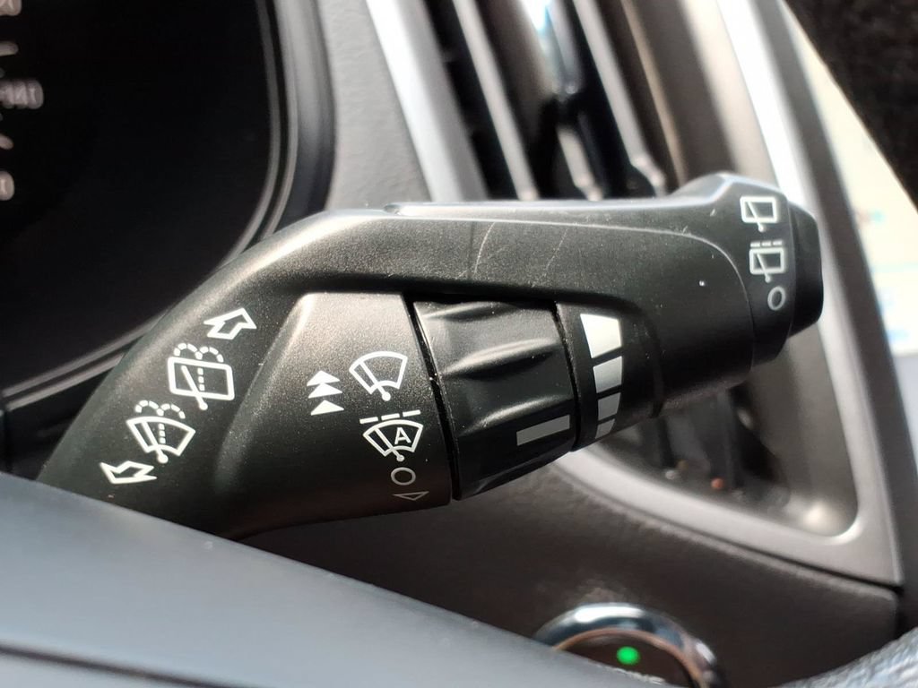 Certified 2020 Ford Edge SE FWD image 25