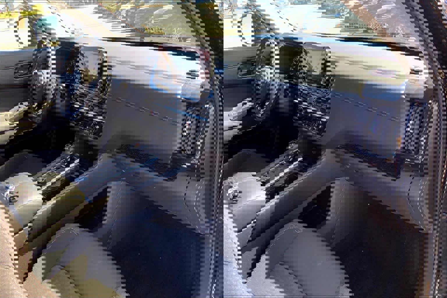 Used 2025 Nissan Pathfinder SV image 17