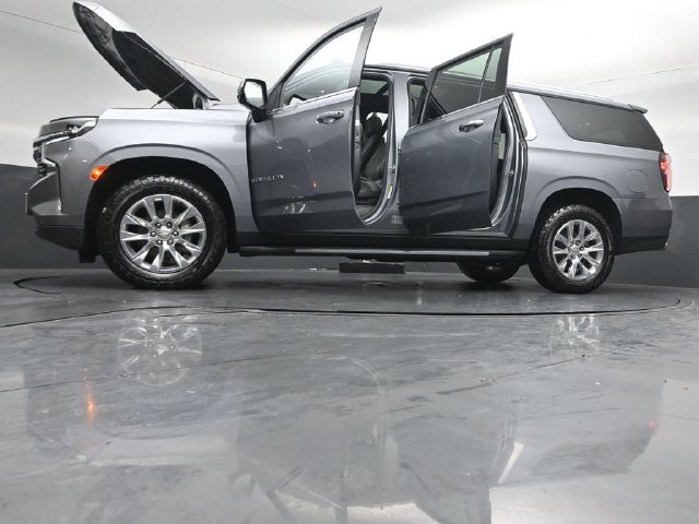 Used 2022 Chevrolet Suburban Premier AWD/4WD image 55