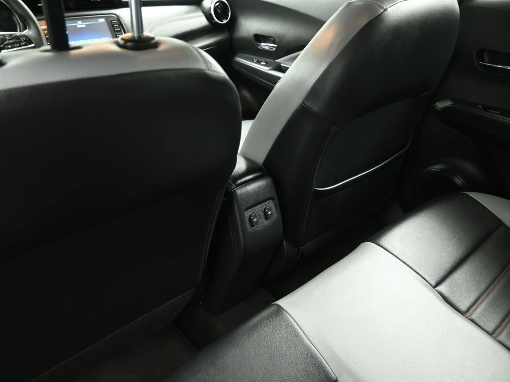 Used 2023 Nissan Kicks SR w/ SR Premium Package image 19